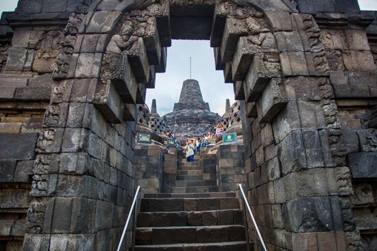 Буддийский храмовый комплекс Борободур