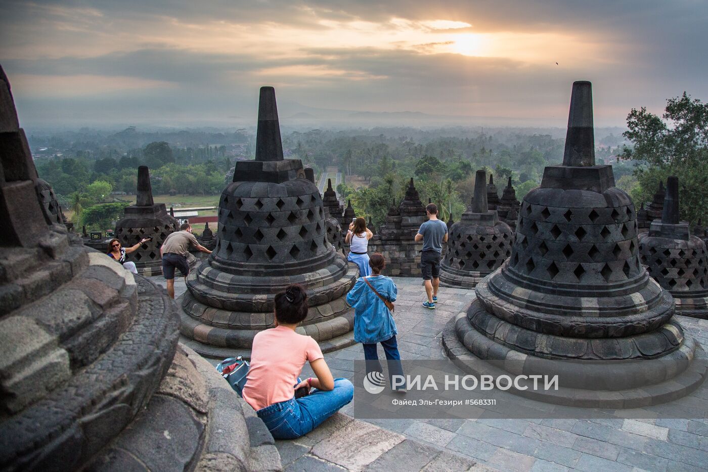 Буддийский храмовый комплекс Борободур