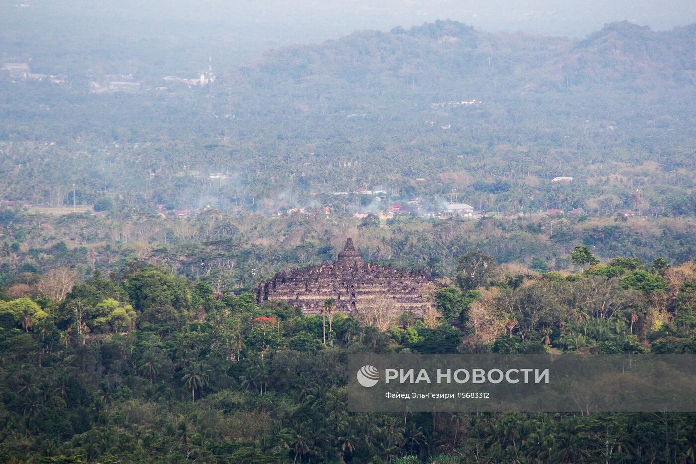Буддийский храмовый комплекс Борободур