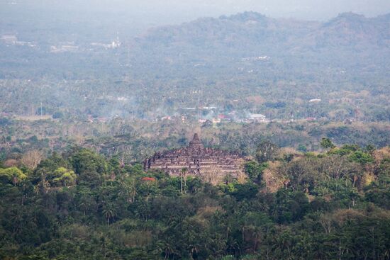 Буддийский храмовый комплекс Борободур
