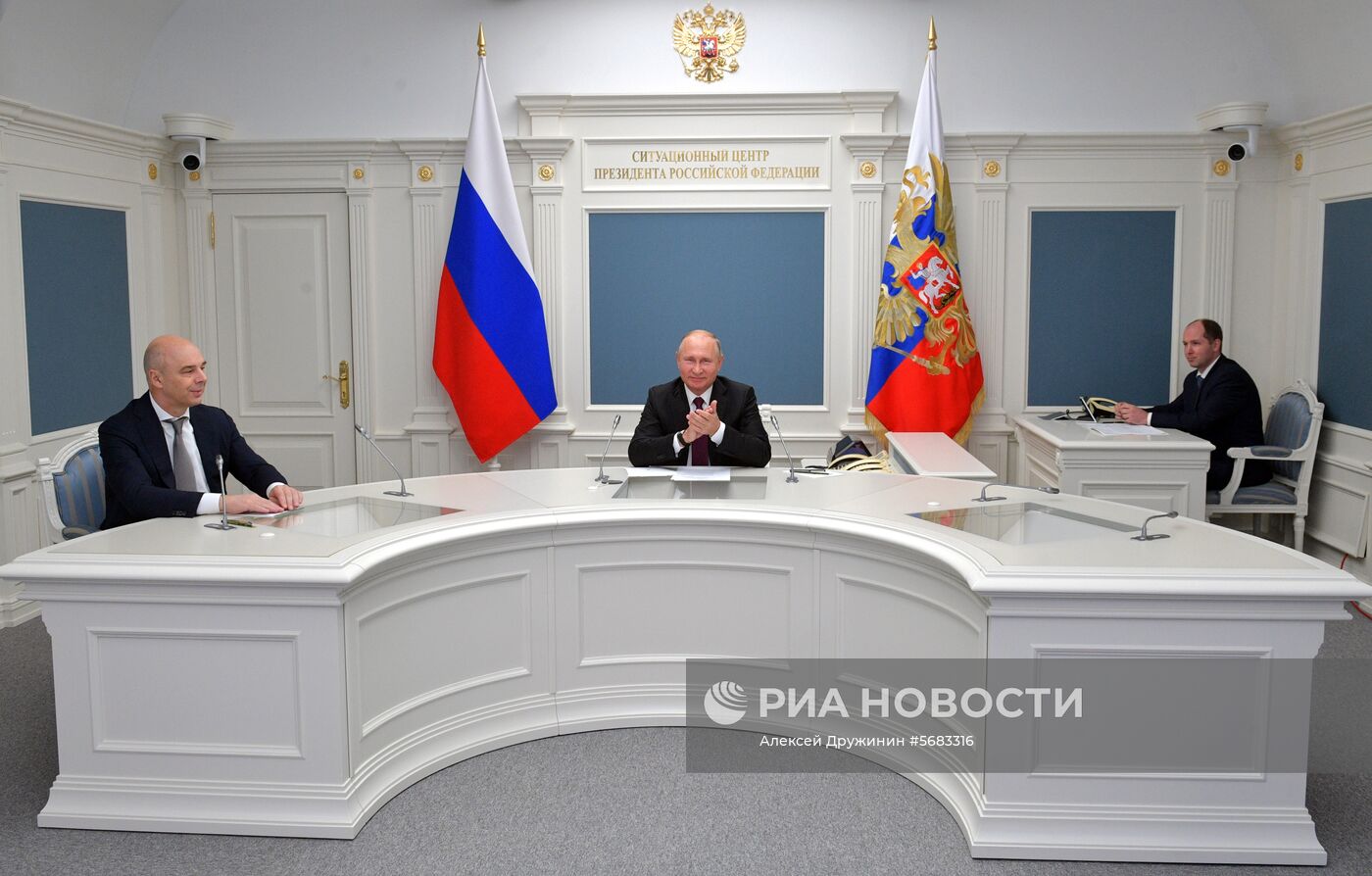 Президент РФ В. Путин принял участие в церемонии ввода в эксплуатацию алмазного месторождения «Верхне-Мунское»