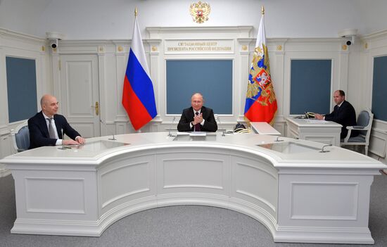 Президент РФ В. Путин принял участие в церемонии ввода в эксплуатацию алмазного месторождения «Верхне-Мунское»