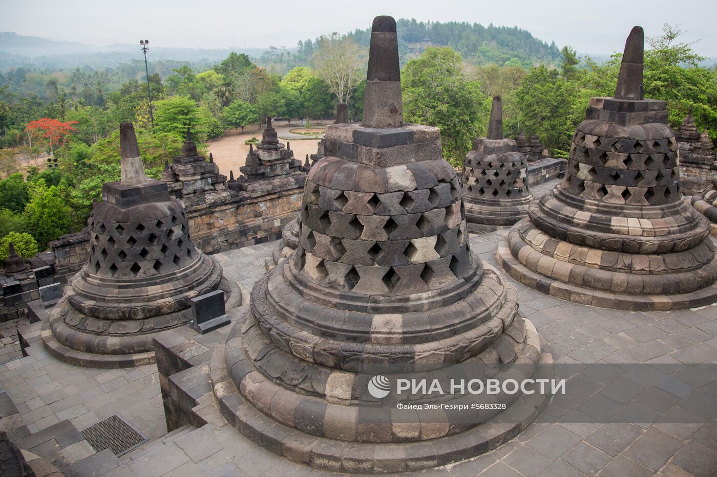 Буддийский храмовый комплекс Борободур