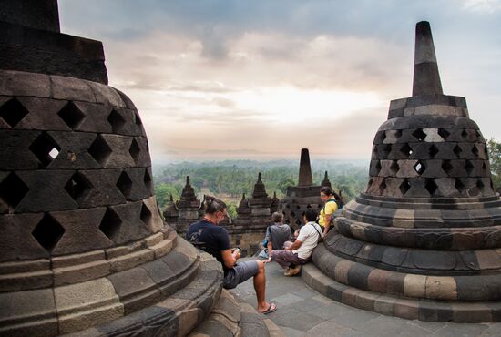 Буддийский храмовый комплекс Борободур