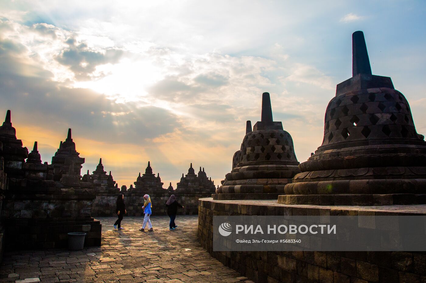 Буддийский храмовый комплекс Борободур