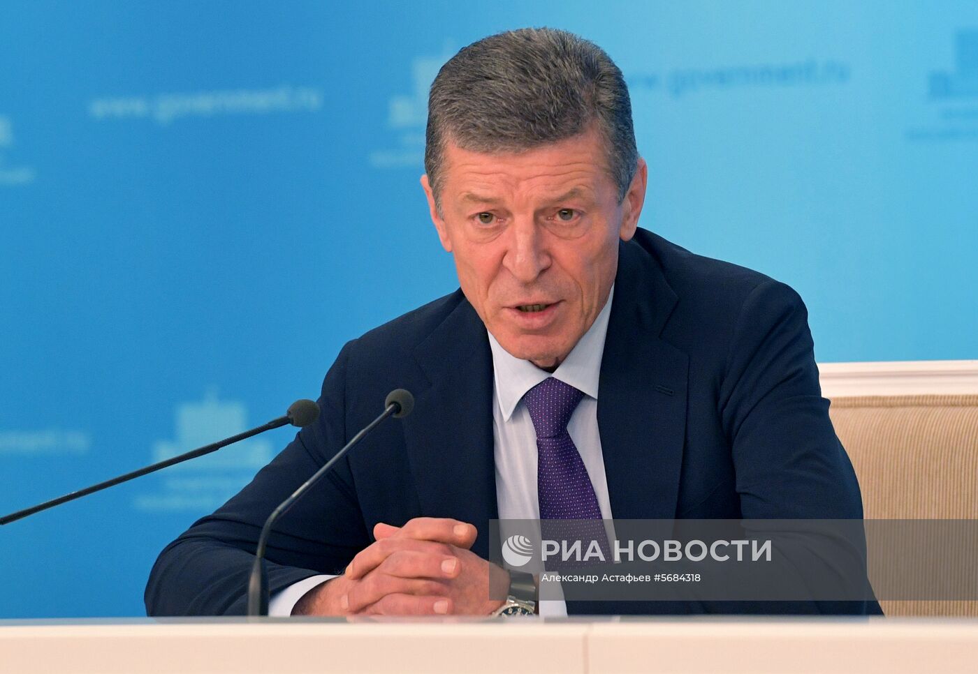 Вице-премьер Д. Козак провел совещание о мерах по стабилизации ситуации на рынке нефтепродуктов