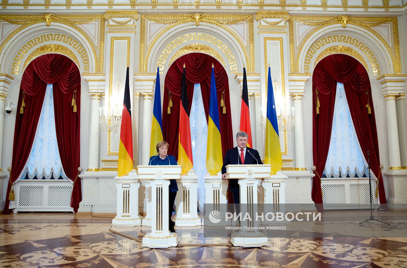 Встреча президента Украины П. Порошенко и канцлера Германии А. Меркель в Киеве