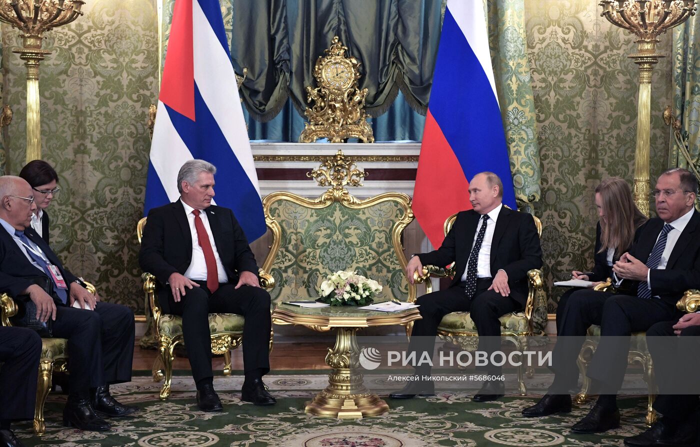 Президент РФ В. Путин встретился с председателем Госсовета Кубы М. Диас-Канелем Бермудесом