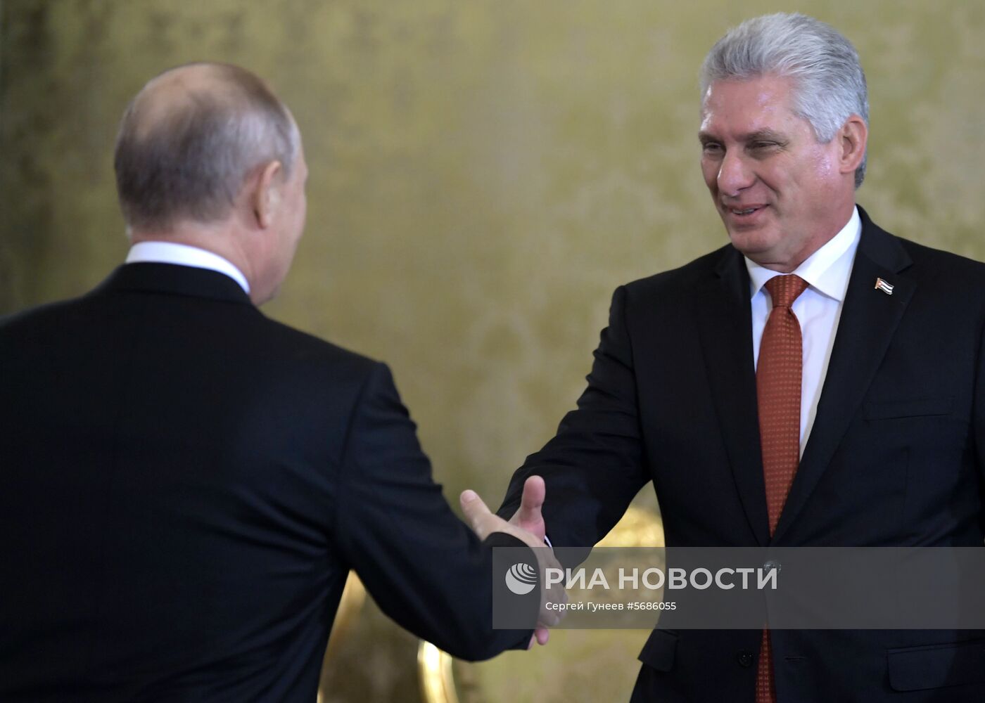 Президент РФ В. Путин встретился с председателем Госсовета Кубы М. Диас-Канелем Бермудесом