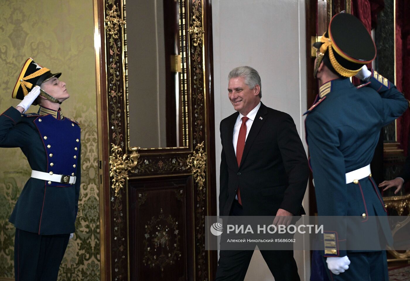 Президент РФ В. Путин встретился с председателем Госсовета Кубы М. Диас-Канелем Бермудесом