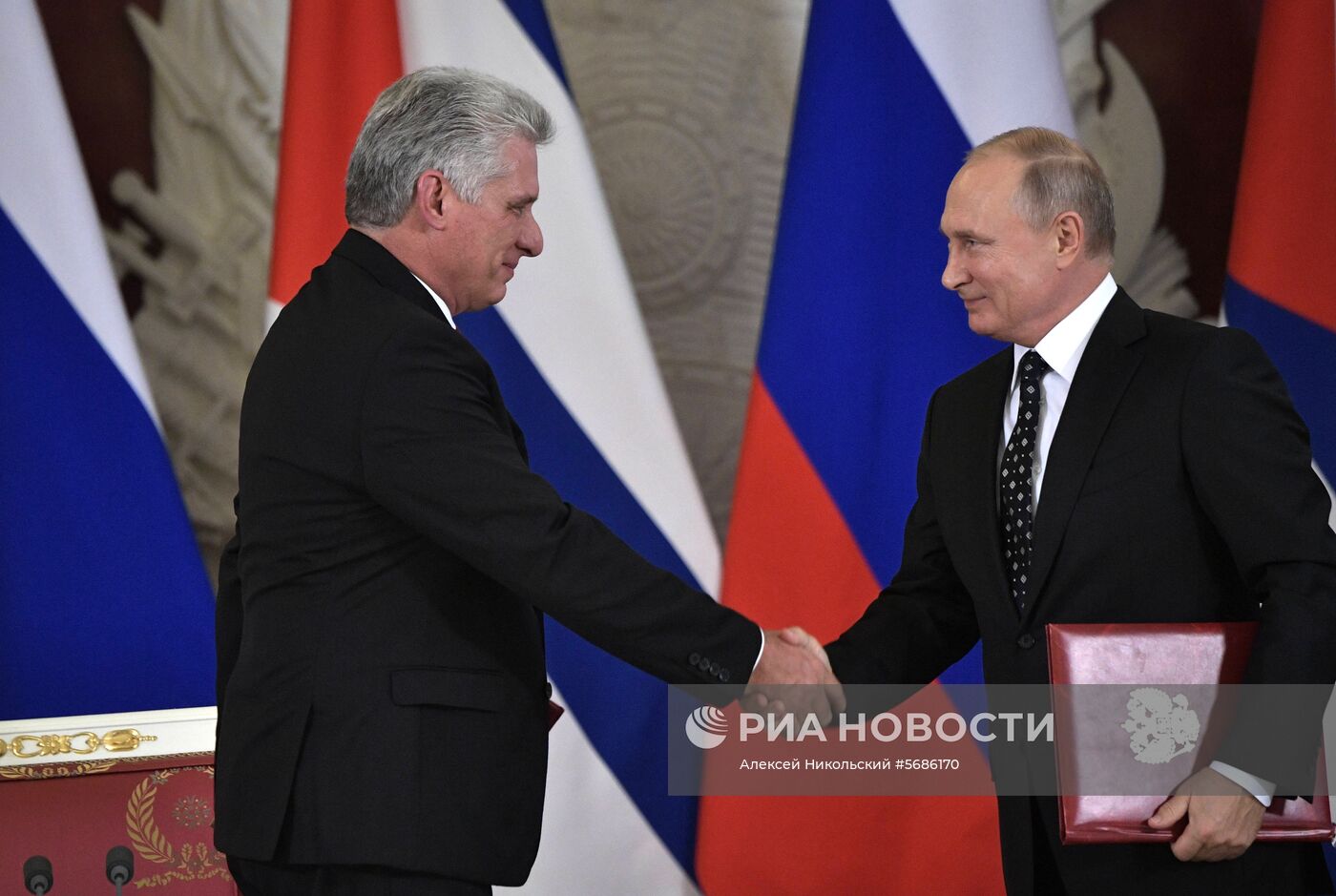 Президент РФ В. Путин встретился с председателем Госсовета Кубы М. Диас-Канелем Бермудесом