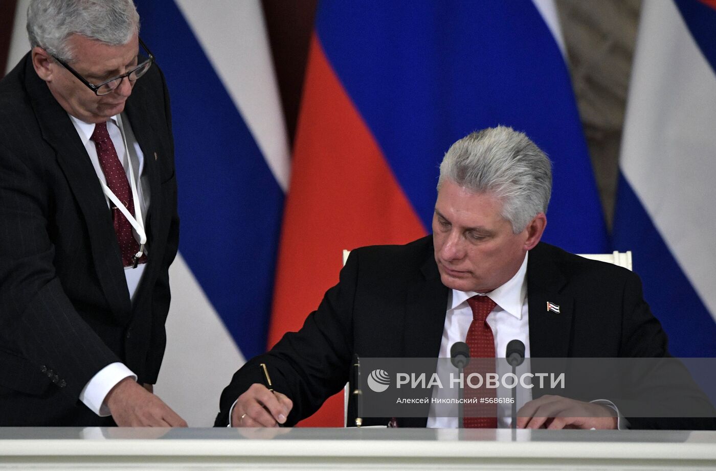 Президент РФ В. Путин встретился с председателем Госсовета Кубы М. Диас-Канелем Бермудесом