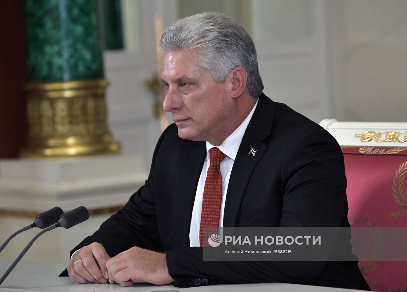 Президент РФ В. Путин встретился с председателем Госсовета Кубы М. Диас-Канелем Бермудесом