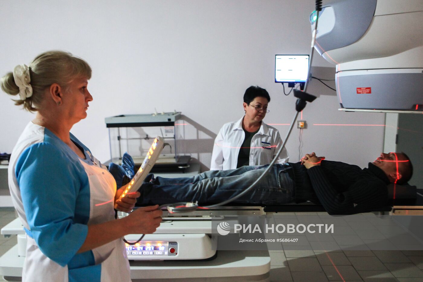 Точное позиционирование для реализации сеанса облучения в Ставропольском краевом онкологическом диспансере. Место: Россия, Ставрополь. Автор: Денис Абрамов/РИА Новости. Ставропольский краевой онкологический диспансер