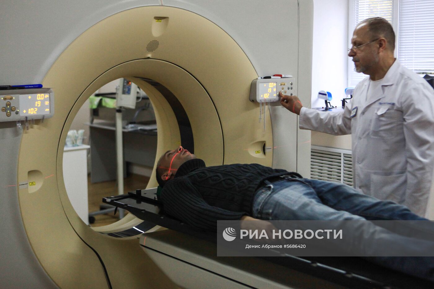 Топометрическая подготовка пациента на компьютерном томографе в Ставропольском краевом онкологическом диспансере. Место: Россия, Ставрополь. Автор: Денис Абрамов/РИА Новости. Ставропольский краевой онкологический диспансер