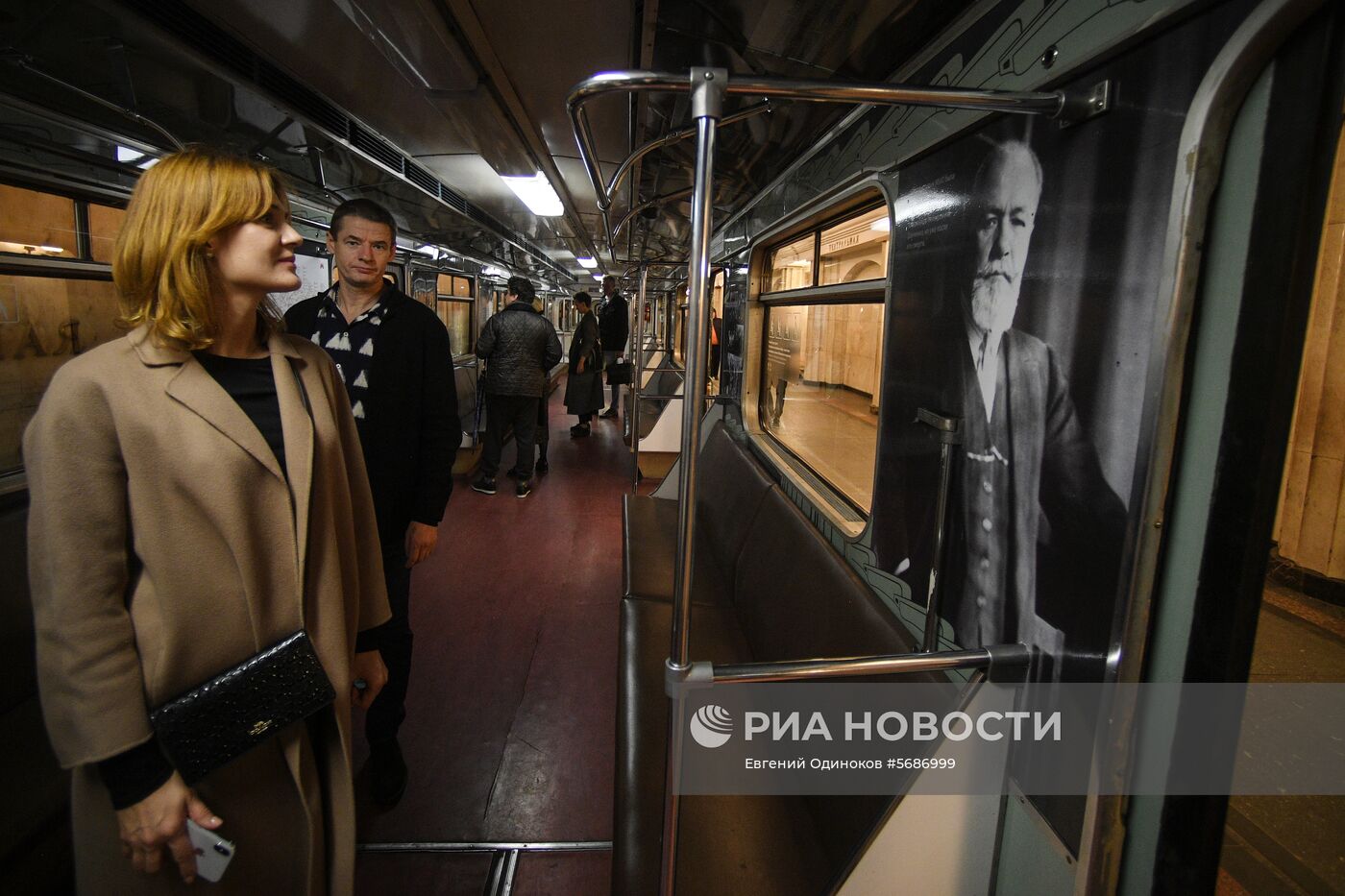 Презентация тематического поезда в честь 120-летия МХТ им. А.П. Чехова