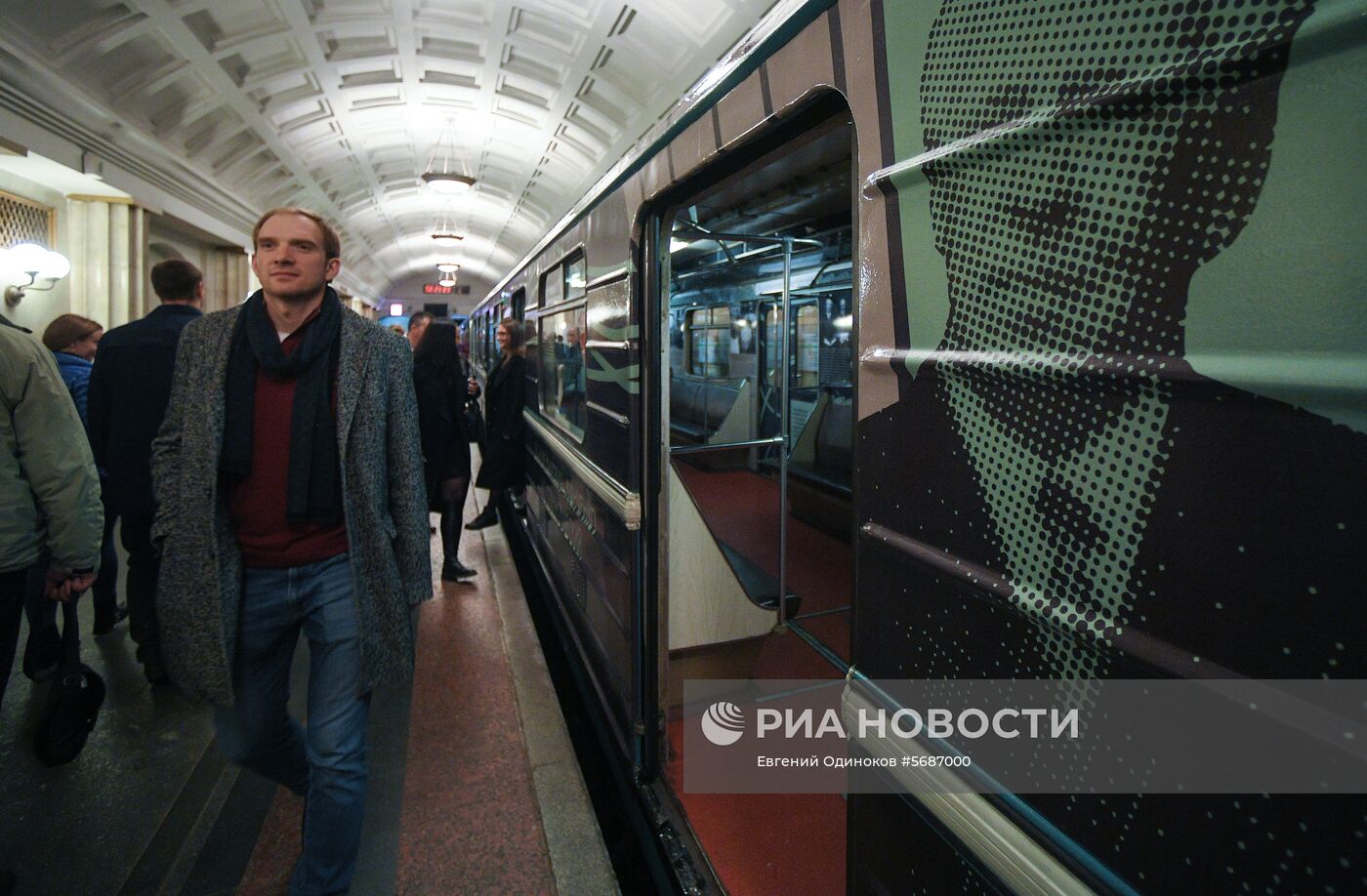 Презентация тематического поезда в честь 120-летия МХТ им. А.П. Чехова