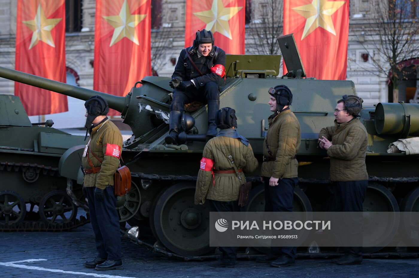 Участники генеральной репетиции марша, посвященного 77-летию военного парада 1941 года, на Красной площади в Москве. Место: Россия, Москва. Автор: Рамиль Ситдиков/РИА Новости. Репетиция марша, посвященного 77-й годовщине парада 1941 года