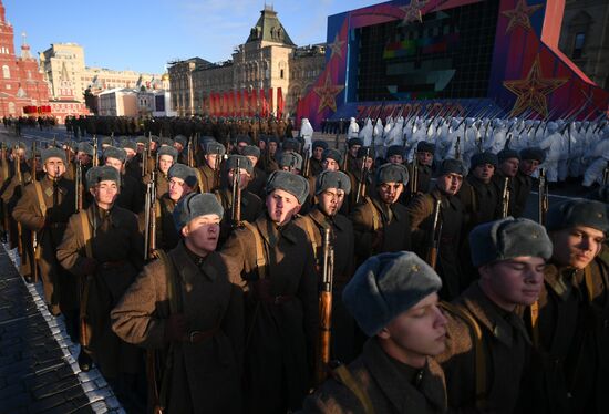 Репетиция  марша, посвященного 77-й годовщине парада 1941 года