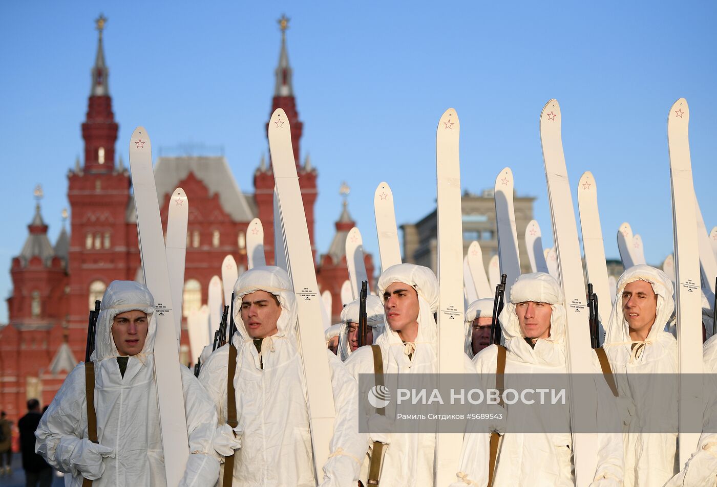 Репетиция марша, посвященного 77-й годовщине парада 1941 года