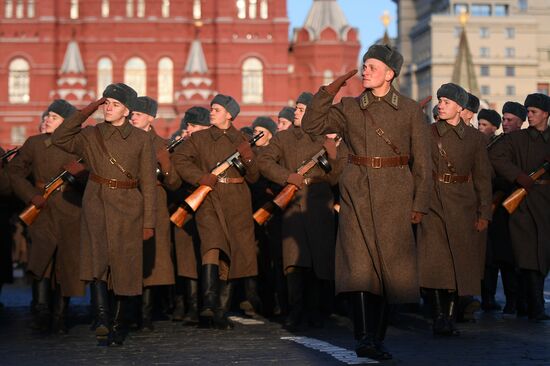 Репетиция  марша, посвященного 77-й годовщине парада 1941 года
