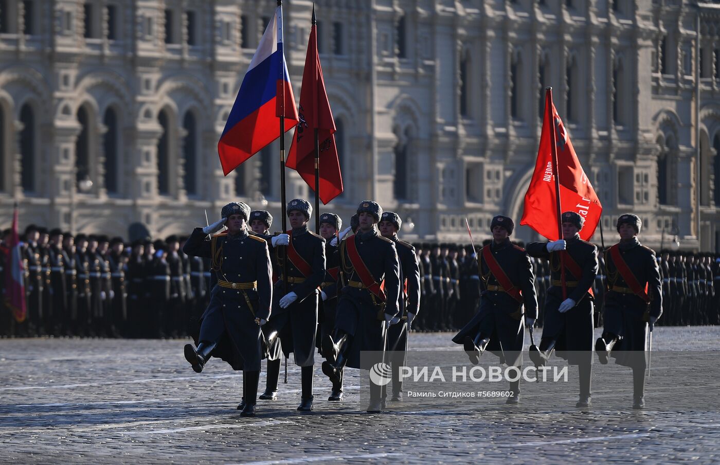 Генеральная репетиция марша, посвященного 77-летию военного парада 1941 года, на Красной площади в Москве. Место: Россия, Москва. Автор: Рамиль Ситдиков/РИА Новости. Репетиция марша, посвященного 77-й годовщине парада 1941 года