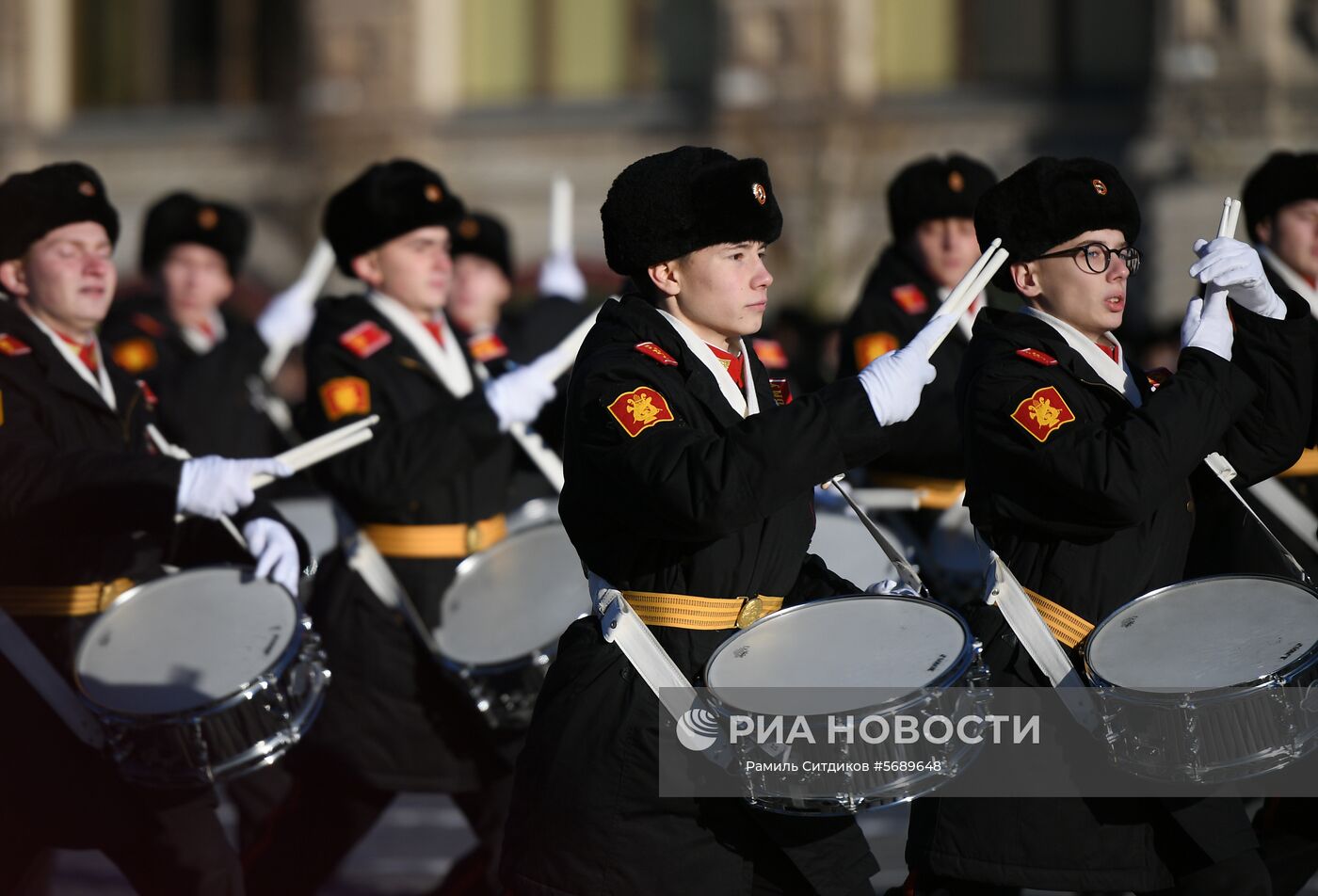 Участники генеральной репетиции марша, посвященного 77-летию военного парада 1941 года, на Красной площади в Москве. Место: Россия, Москва. Автор: Рамиль Ситдиков/РИА Новости. Репетиция марша, посвященного 77-й годовщине парада 1941 года