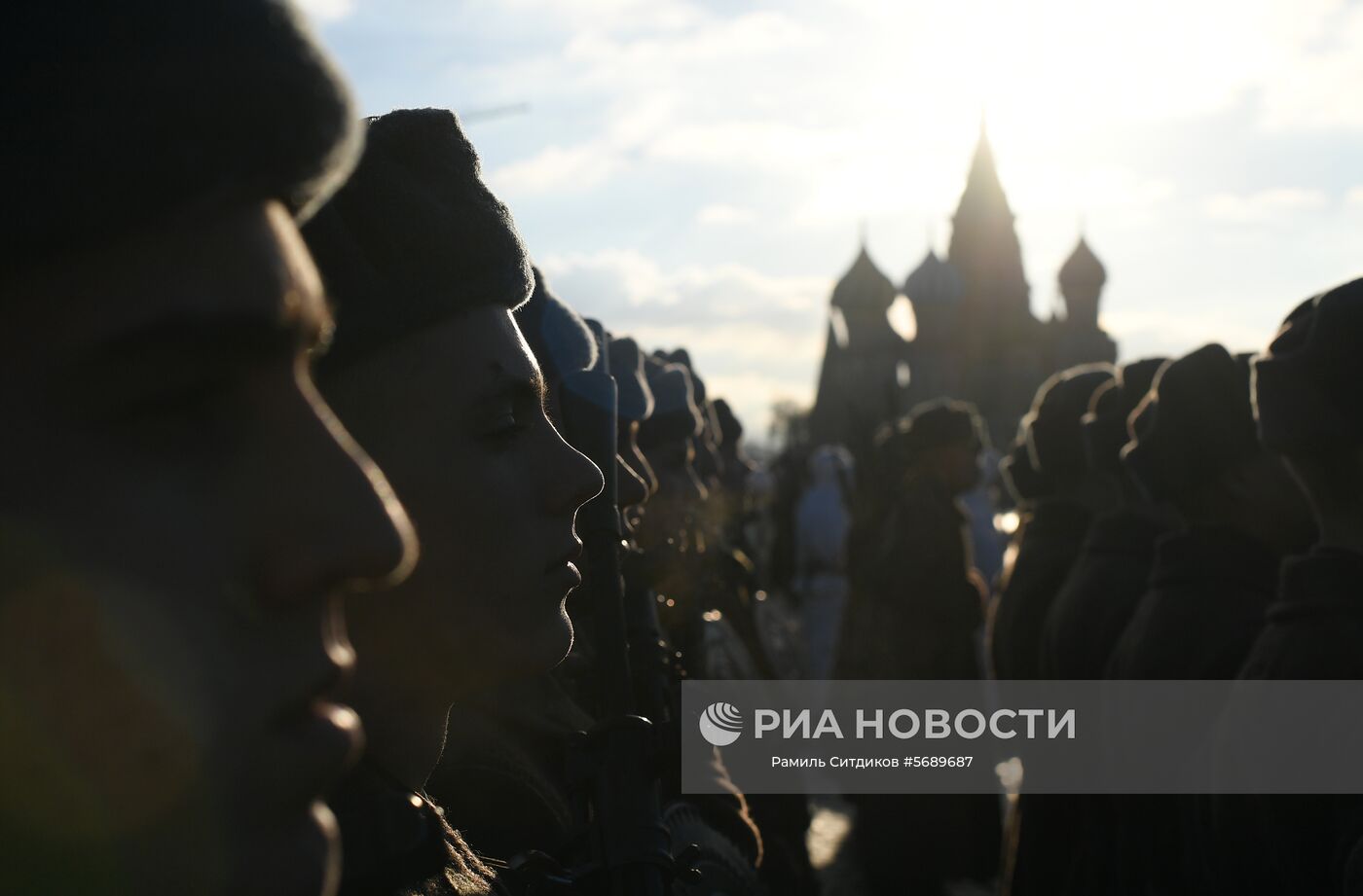 Участники генеральной репетиции марша, посвященного 77-летию военного парада 1941 года, на Красной площади в Москве. Место: Россия, Москва. Автор: Рамиль Ситдиков/РИА Новости. Репетиция марша, посвященного 77-й годовщине парада 1941 года