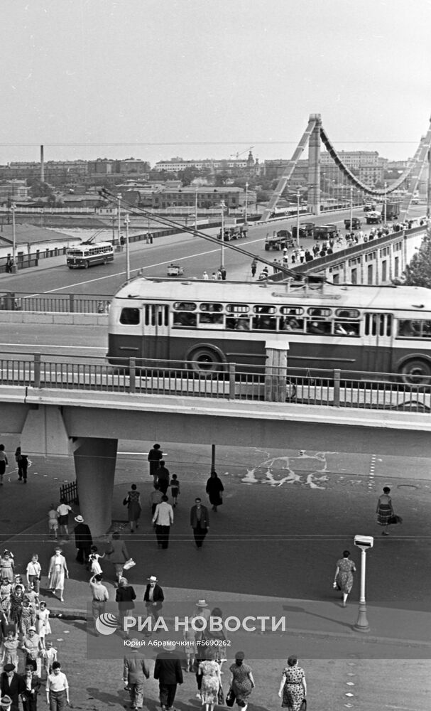 Крымская эстакада в Москве