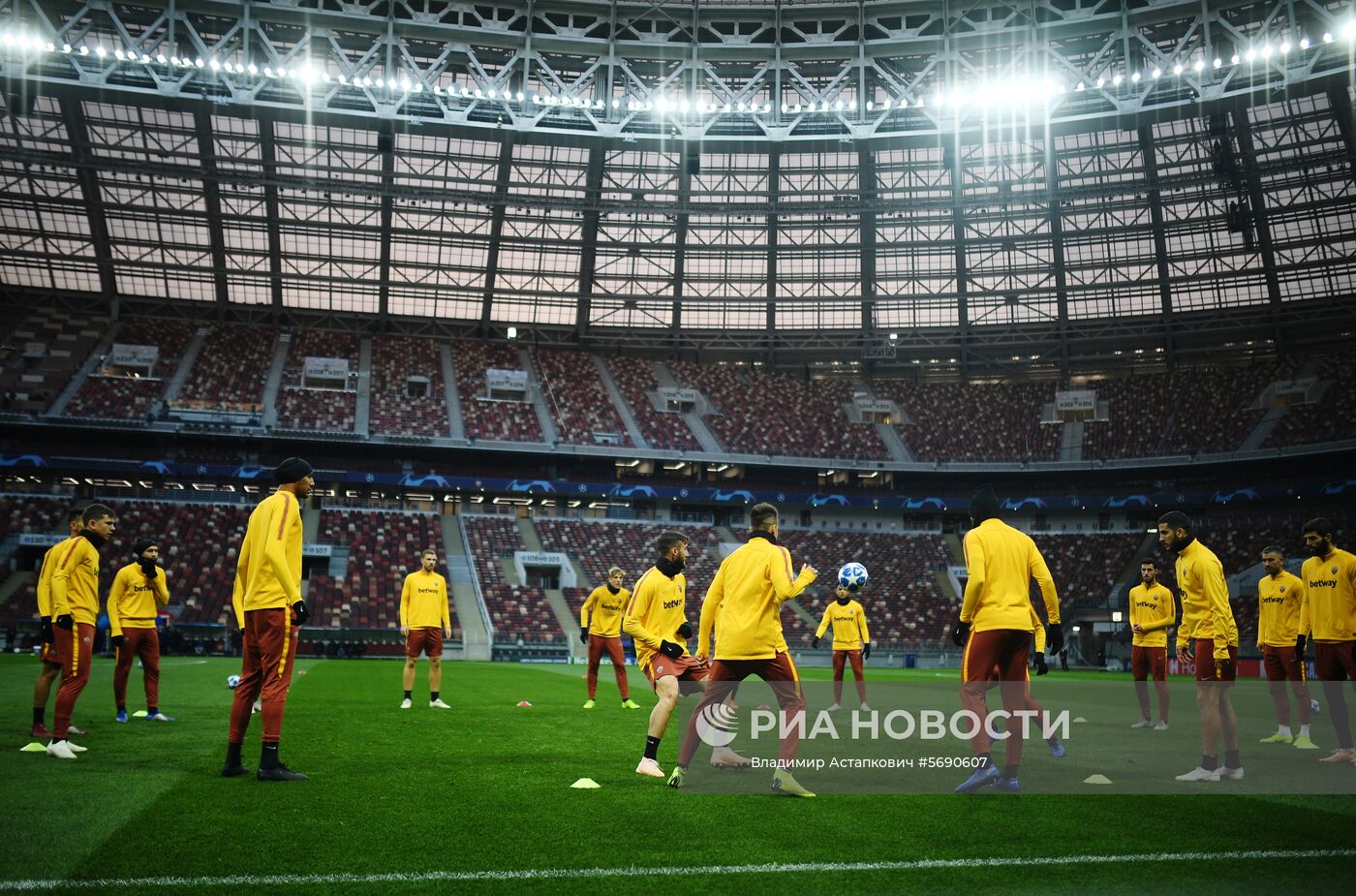 Футбол. Лига чемпионов. Тренировка ФК "Рома"