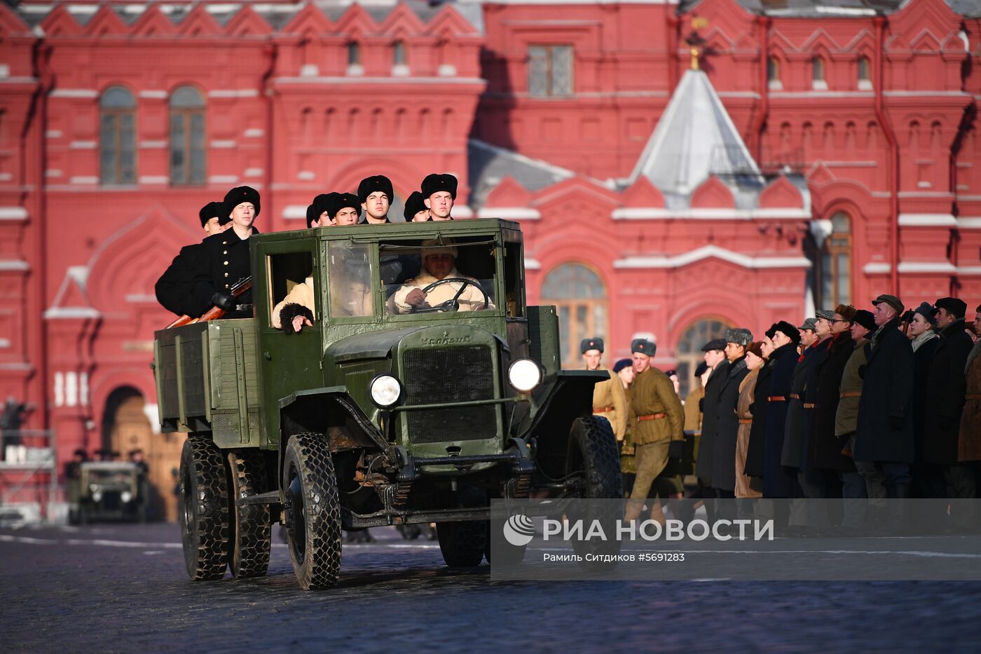 Марш, приуроченный к 77-й годовщине парада 1941 года 