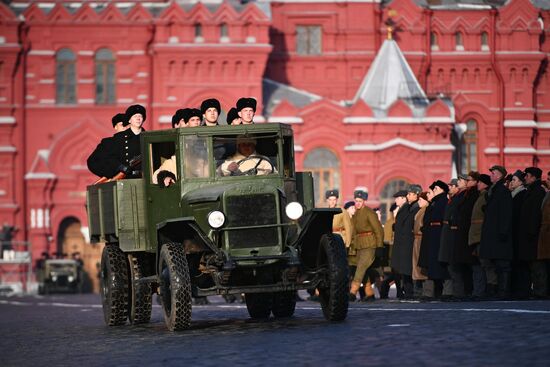 Марш, приуроченный к 77-й годовщине парада 1941 года 