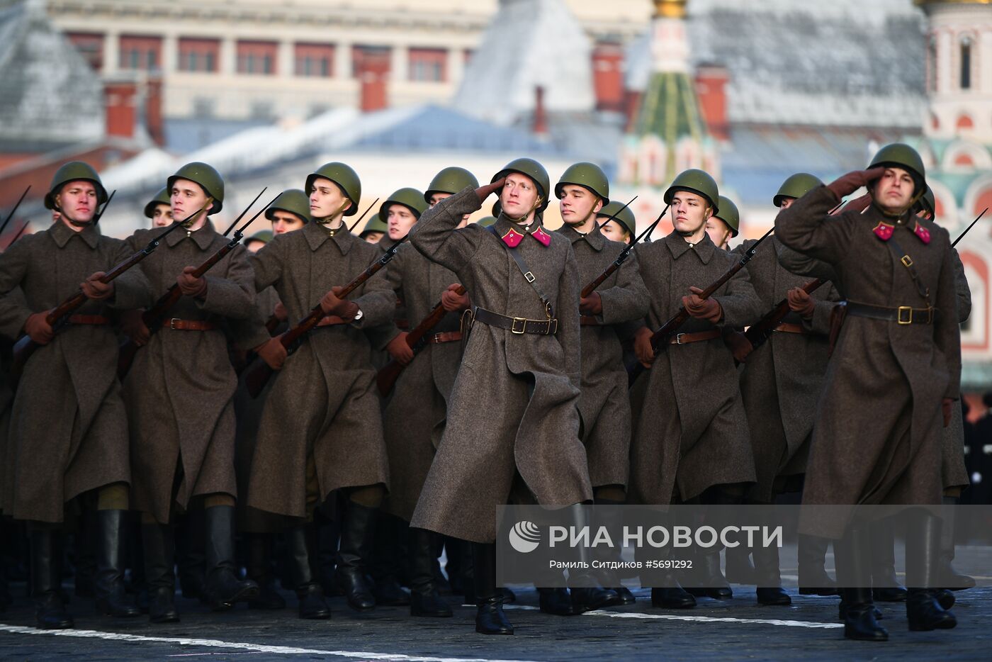 Марш, приуроченный к 77-й годовщине парада 1941 года 