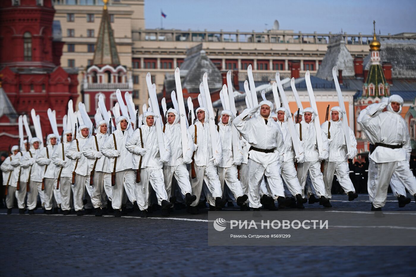 Марш, приуроченный к 77-й годовщине парада 1941 года 