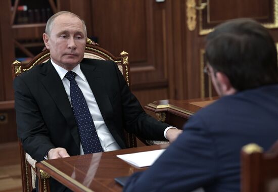 Президент РФ В. Путин встретился с главой общероссийской общественной организации «Деловая Россия» А. Репиком 
