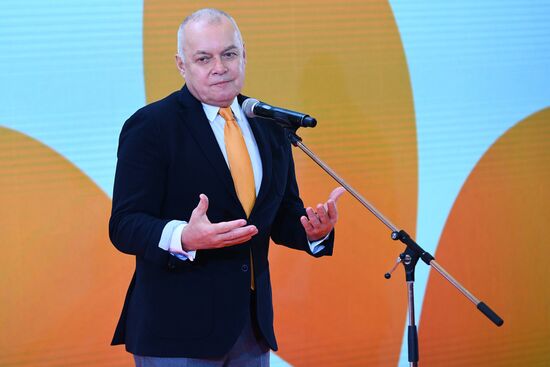 Открытие выставки победителей IV международного конкурса имени А. Стенина