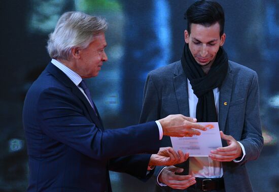 Открытие выставки победителей IV международного конкурса имени А. Стенина