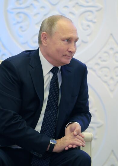 Визит президента РФ В. Путина в Казахстан. День второй