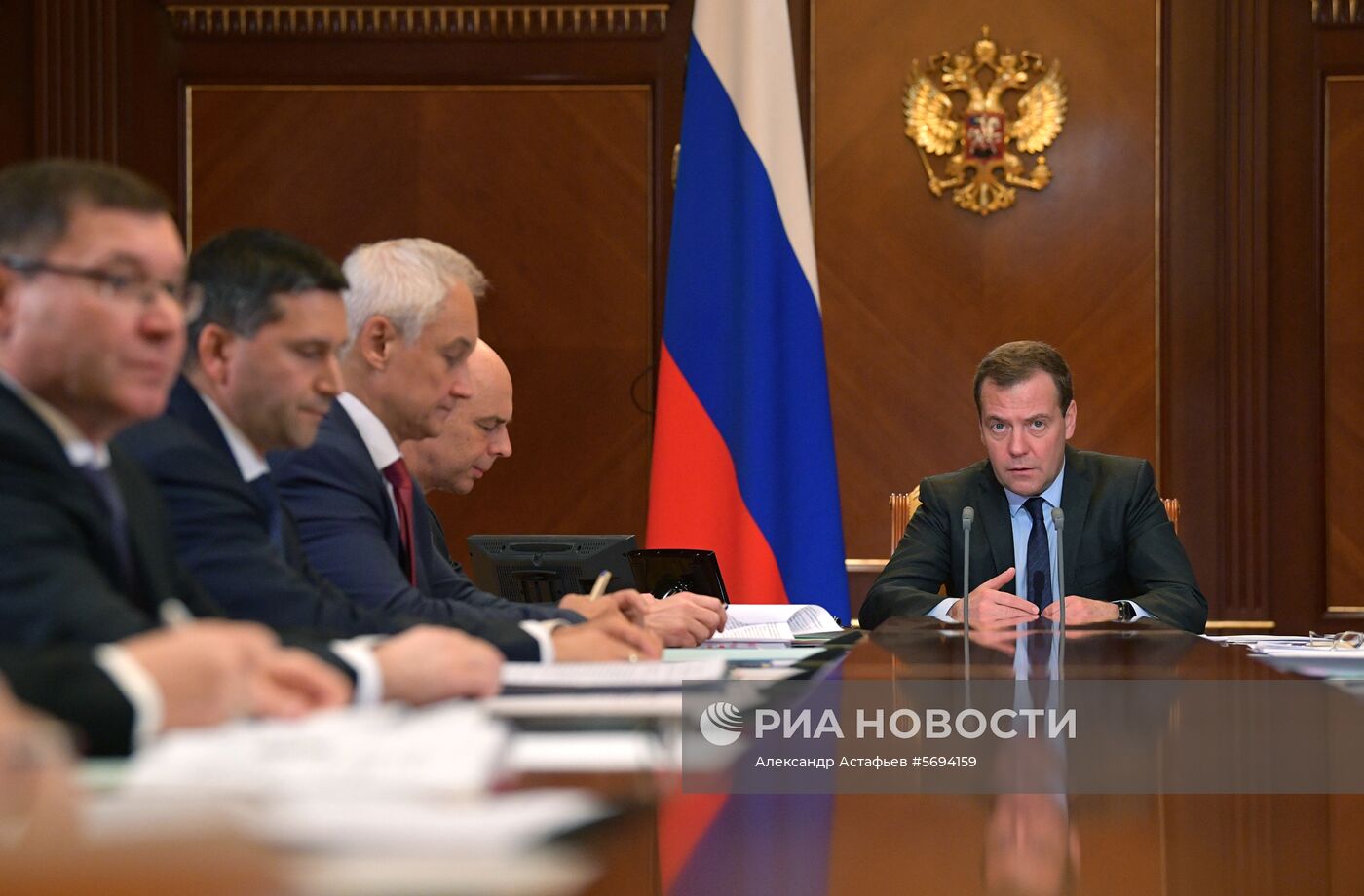Премьер-министр РФ Д. Медведев провел совещание по вопросам развития агропромышленного комплекса