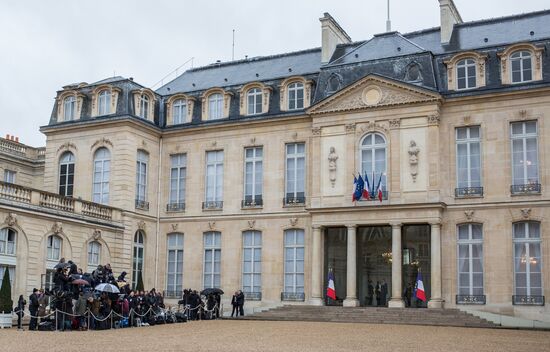 Встреча Э. Макрона и Д. Трампа в Париже