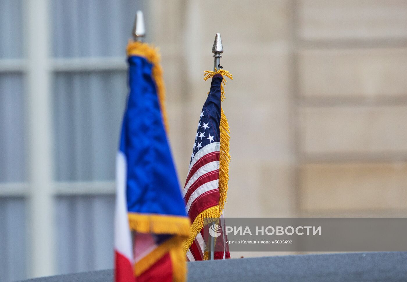 Встреча Э. Макрона и Д. Трампа в Париже