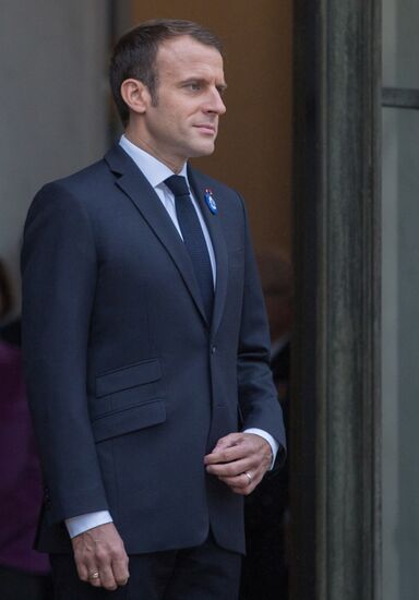 Встреча Э. Макрона и Д. Трампа в Париже