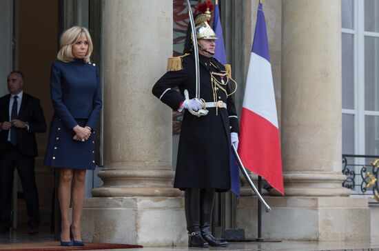 Встреча Э. Макрона и Д. Трампа в Париже