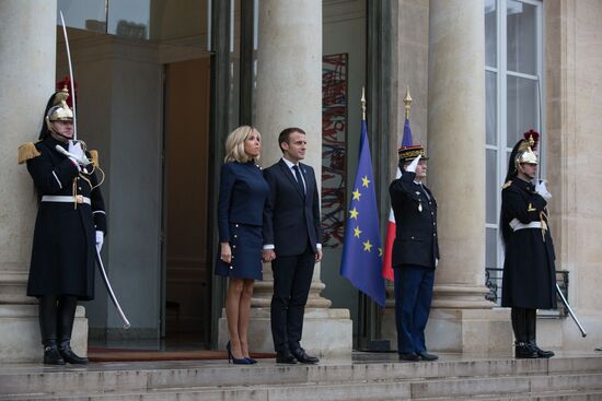 Встреча Э. Макрона и Д. Трампа в Париже