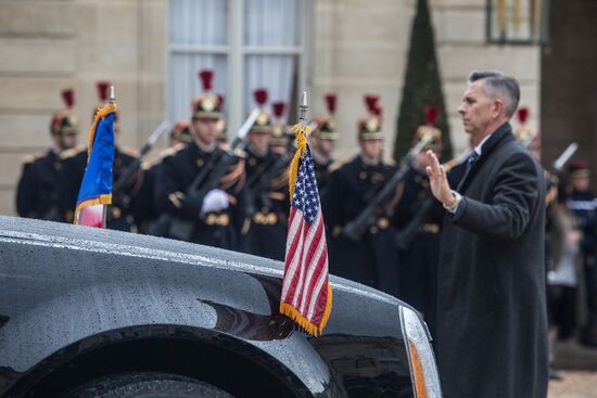 Встреча Э. Макрона и Д. Трампа в Париже