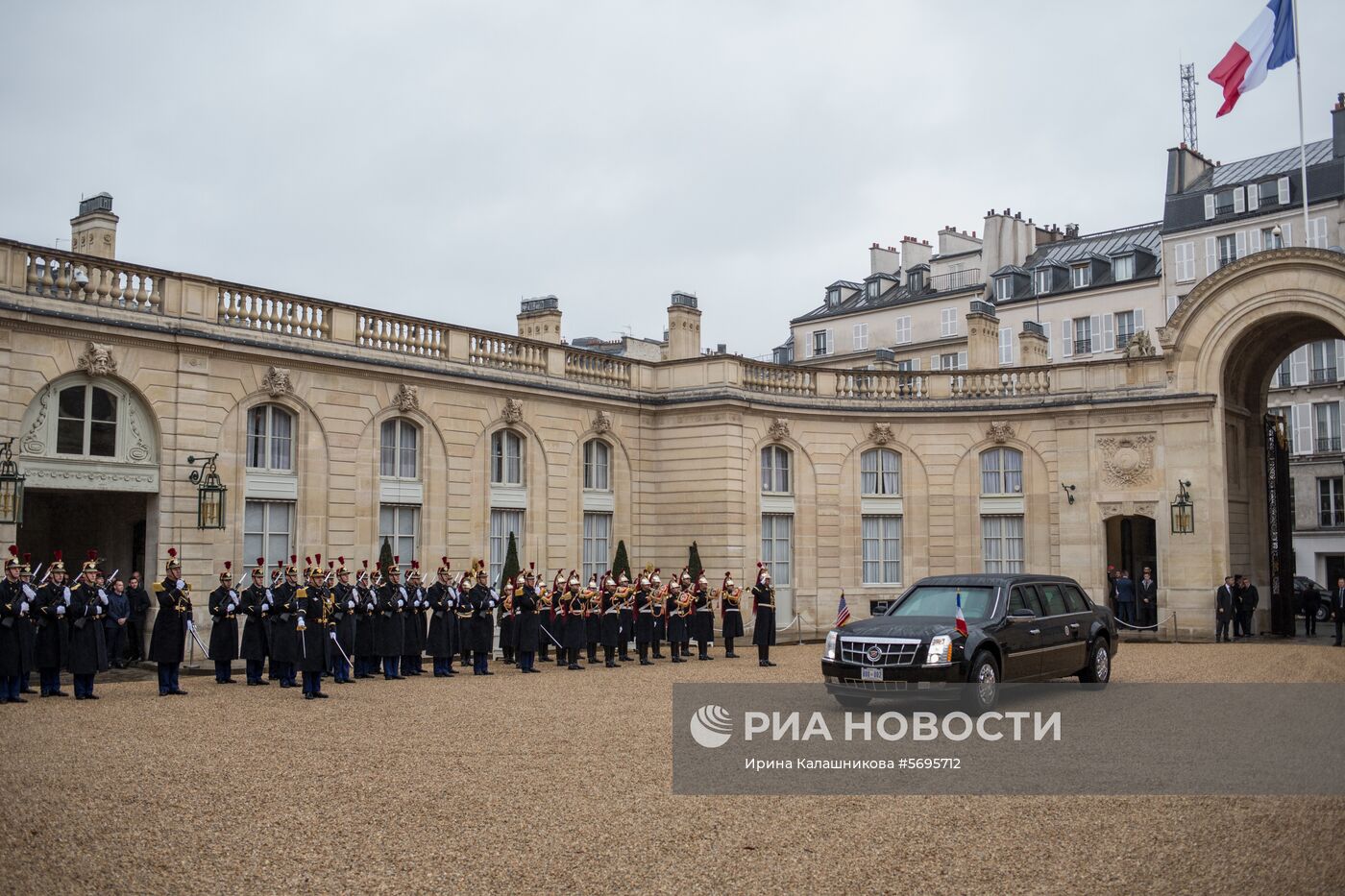 Встреча Э. Макрона и Д. Трампа в Париже