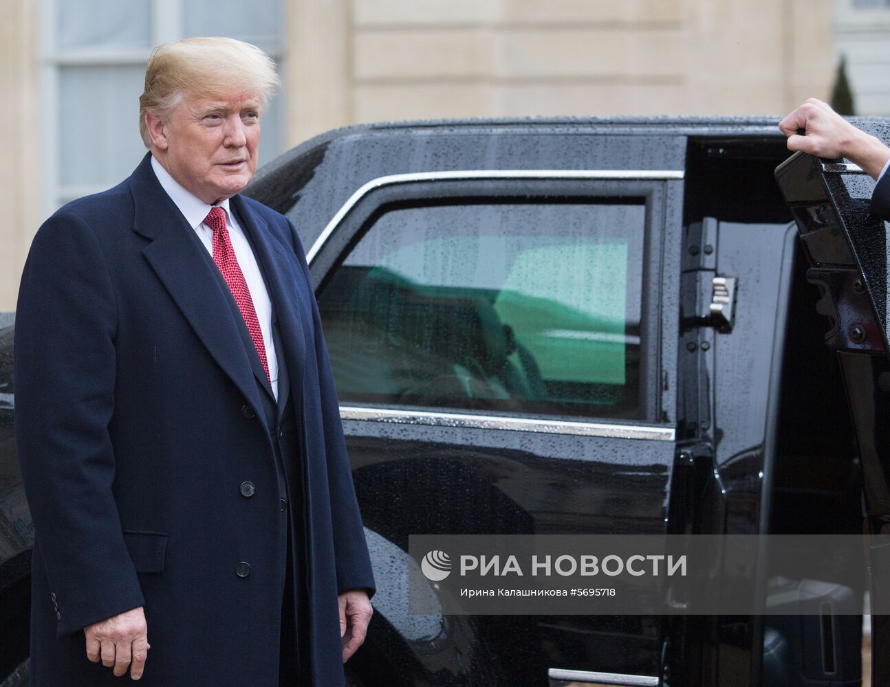 Встреча Э. Макрона и Д. Трампа в Париже