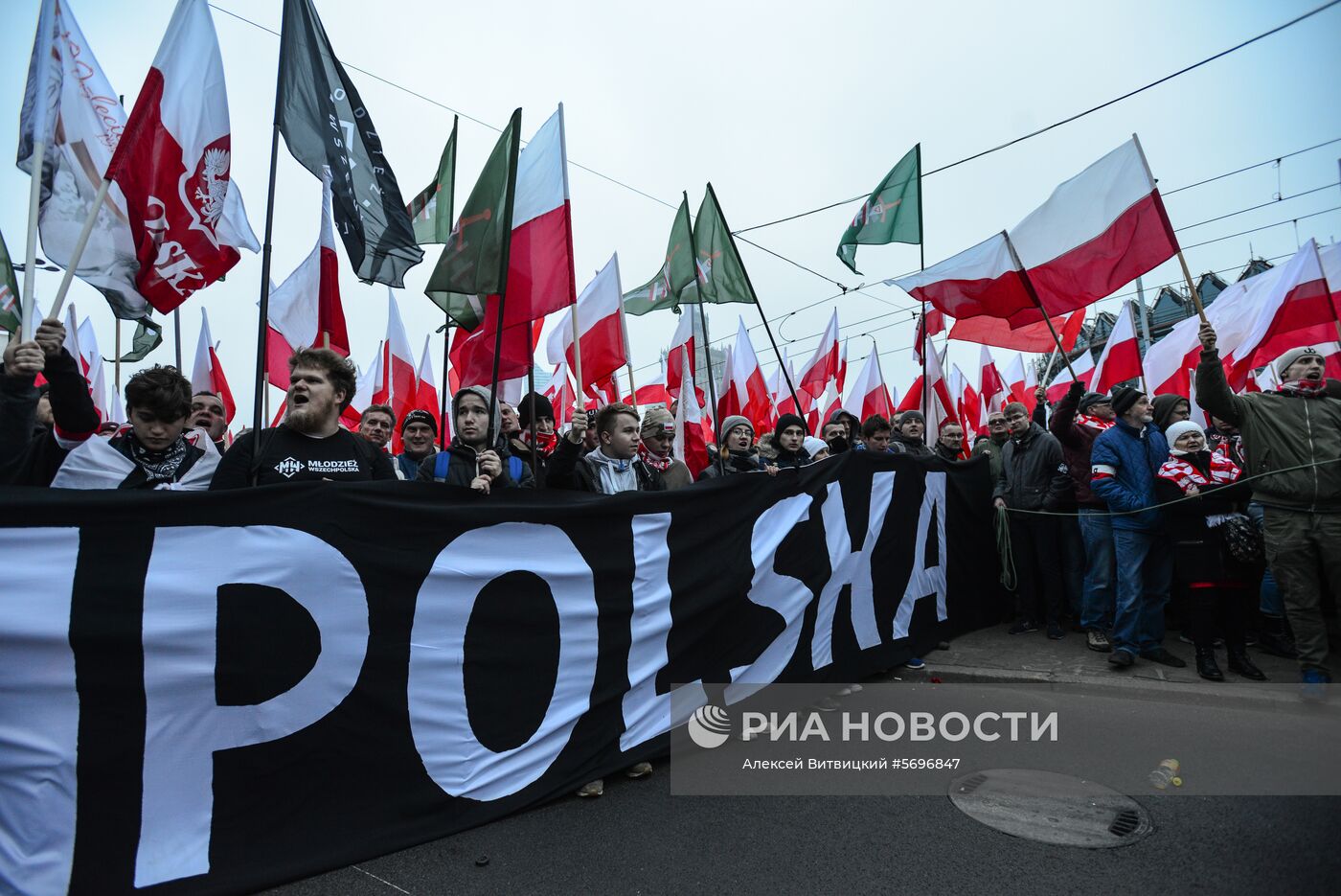 Марш в Варшаве в честь 100-летия независимости Польши