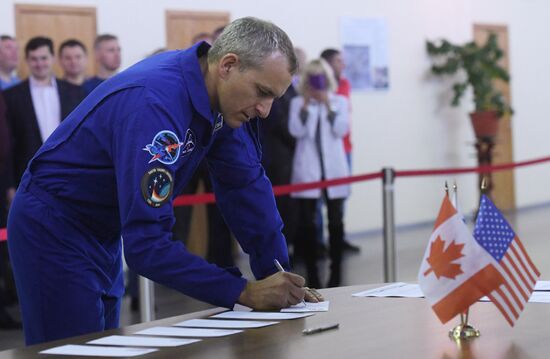 Комплексные тренировки экипажа МКС-58/59. День первый