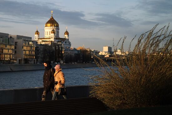 Крымская набережная в Москве